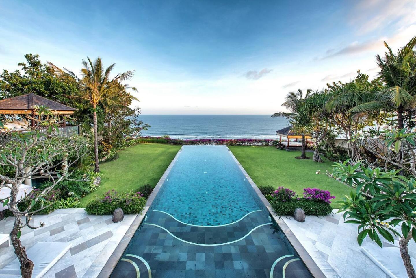 Karang Saujana Hotel Uluwatu Екстериор снимка